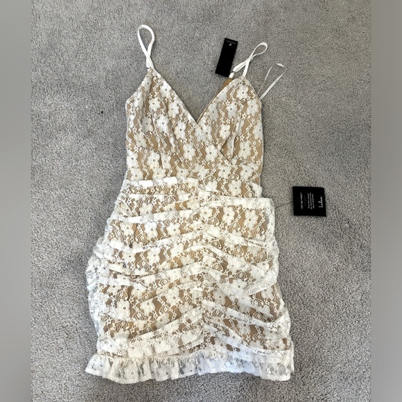 Lulu’s Lace Ruched Mini Dress - Picture 1 of 3